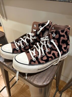Platform converse